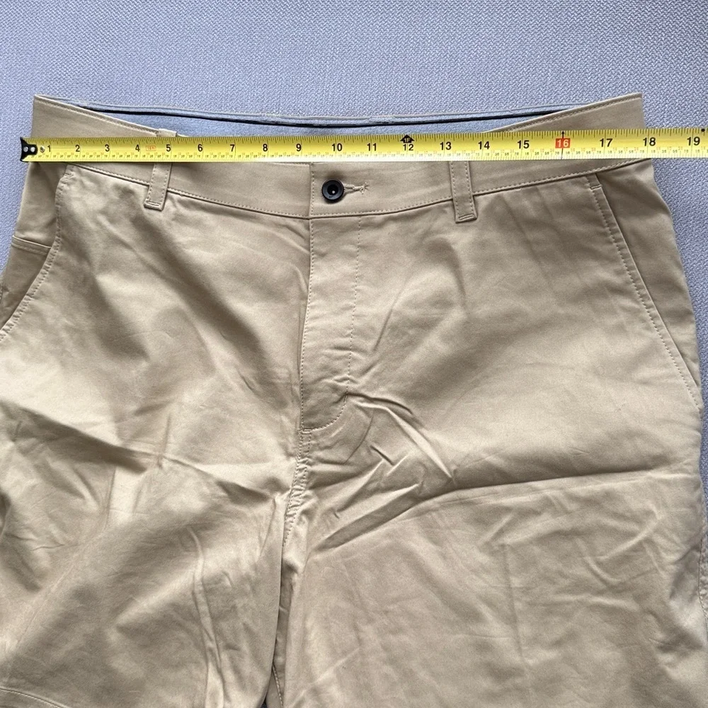 Nike Dry Fit UV Golf Chino Shorts Khaki Tan  Men's Size 36